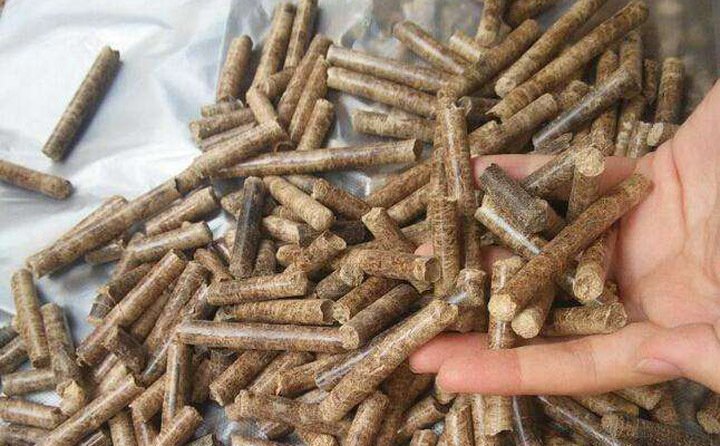 直徑為6-9毫米的灰色生物質顆粒
